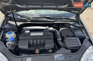 Хэтчбек Volkswagen Golf 2007 в 