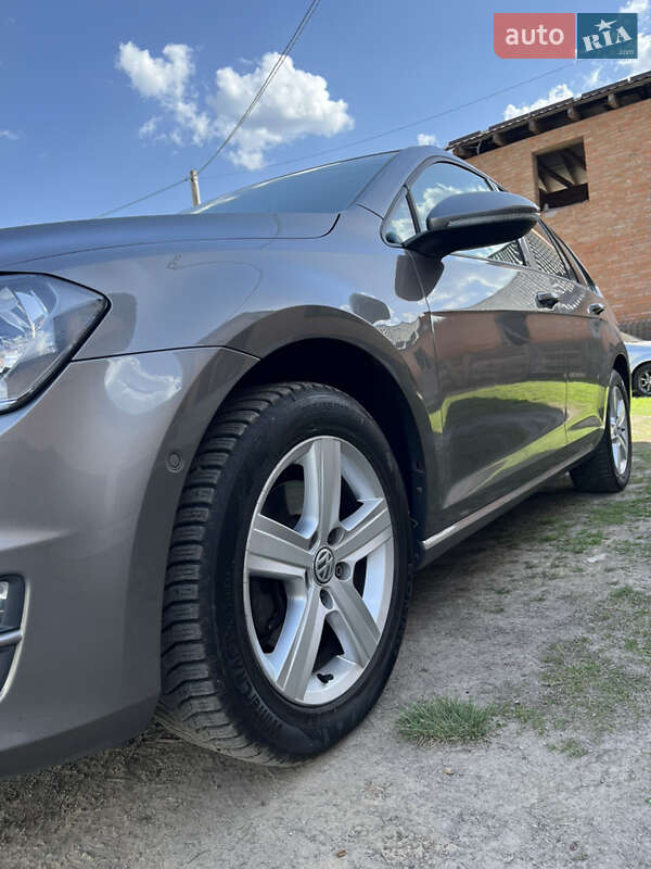 Універсал Volkswagen Golf 2014 в Вінниці