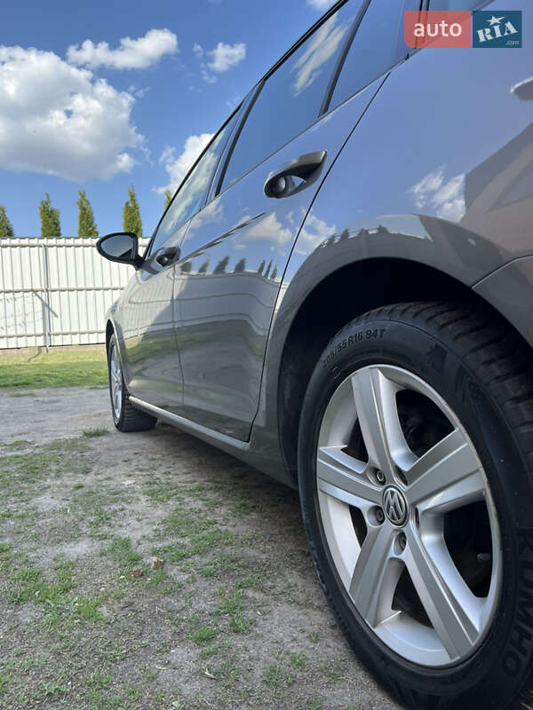 Універсал Volkswagen Golf 2014 в Вінниці