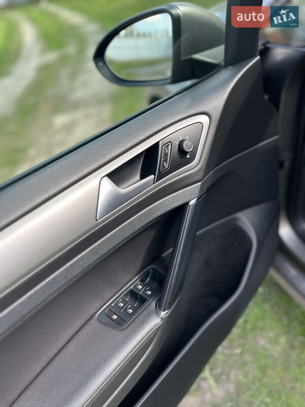 Універсал Volkswagen Golf 2014 в Вінниці