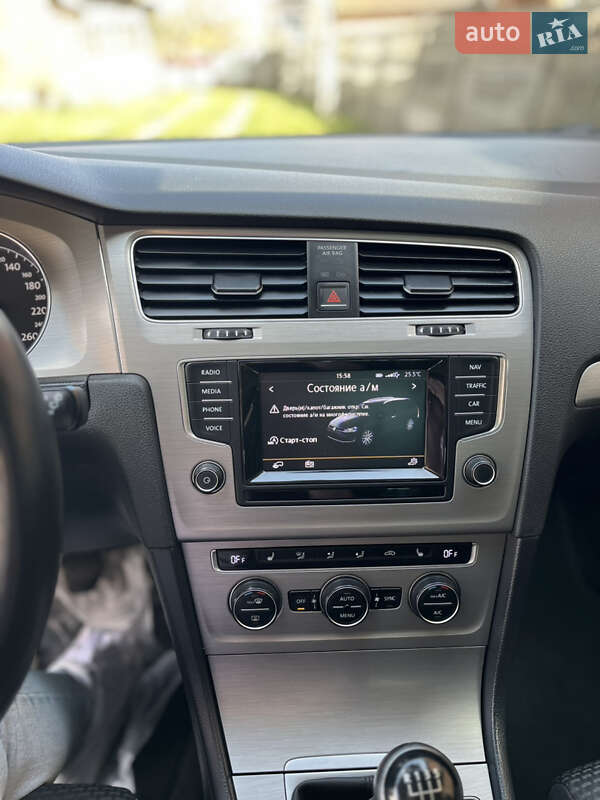 Універсал Volkswagen Golf 2014 в Вінниці