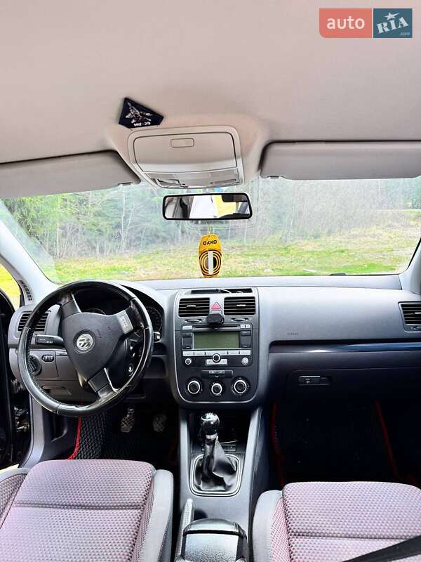 Хетчбек Volkswagen Golf 2006 в Ворохті