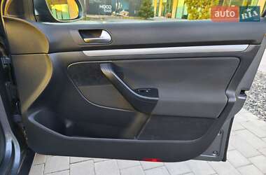 Универсал Volkswagen Golf 2009 в 
