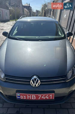 Універсал Volkswagen Golf 2010 в 