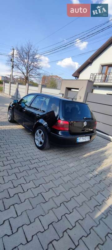 Volkswagen Golf 2003