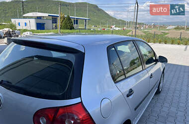 Хетчбек Volkswagen Golf 2004 в 