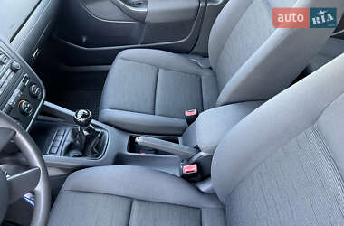 Хетчбек Volkswagen Golf 2004 в 