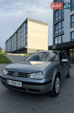 Хетчбек Volkswagen Golf 2003 в 