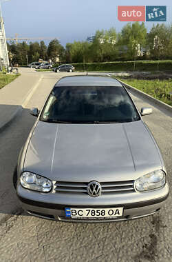 Хетчбек Volkswagen Golf 2003 в 