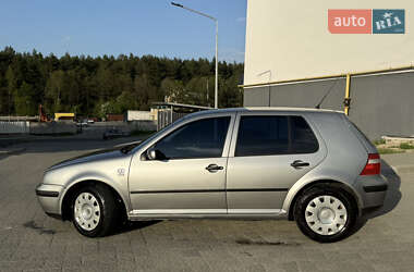 Хетчбек Volkswagen Golf 2003 в 