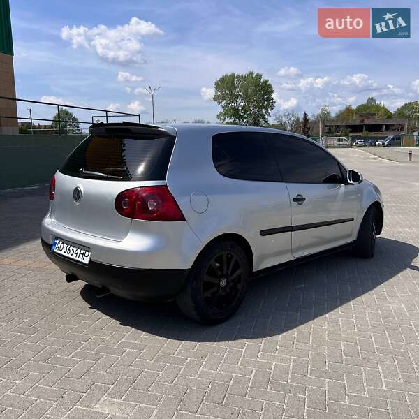 Хэтчбек Volkswagen Golf 2003 в Мукачево