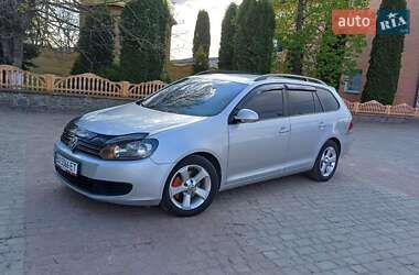 Універсал Volkswagen Golf 2011 в Теофіполі