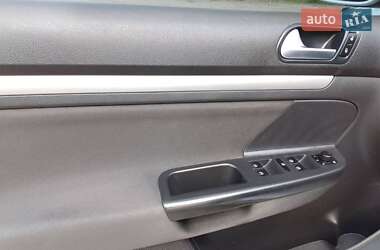 Універсал Volkswagen Golf 2011 в 