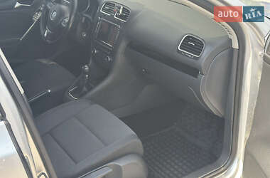 Хэтчбек Volkswagen Golf 2010 в 