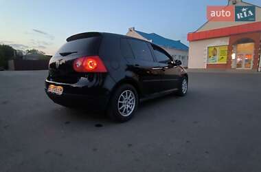 Хэтчбек Volkswagen Golf 2004 в 