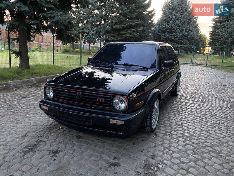 Хэтчбек Volkswagen Golf 1985 в 