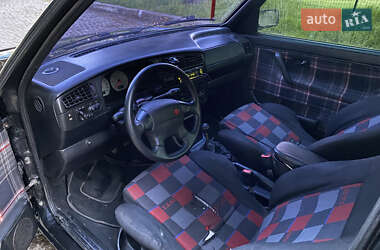 Хэтчбек Volkswagen Golf 1985 в 