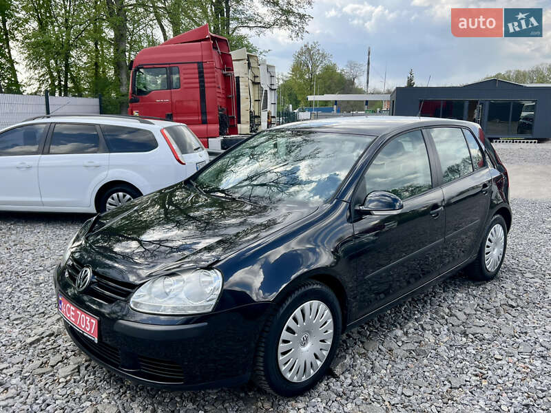 Хэтчбек Volkswagen Golf 2008 в 