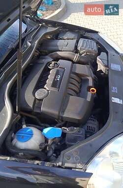 Хэтчбек Volkswagen Golf 2005 в 