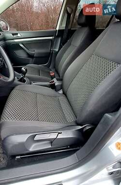 Універсал Volkswagen Golf 2013 в 