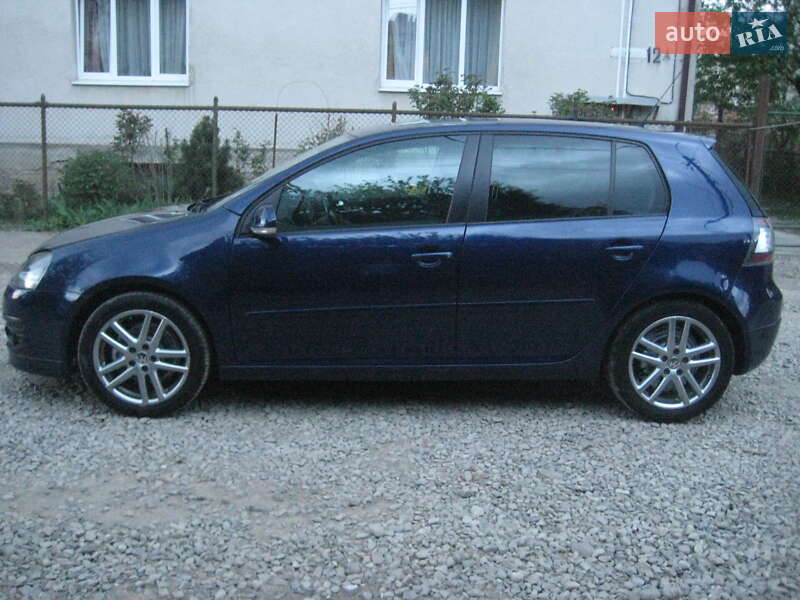 Хетчбек Volkswagen Golf 2007 в Івано-Франківську