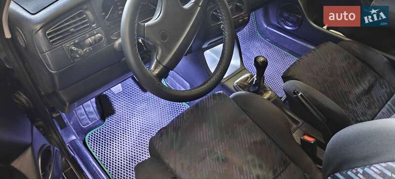 Хетчбек Volkswagen Golf 1995 в Нетішині