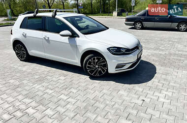 Хетчбек Volkswagen Golf 2020 в 