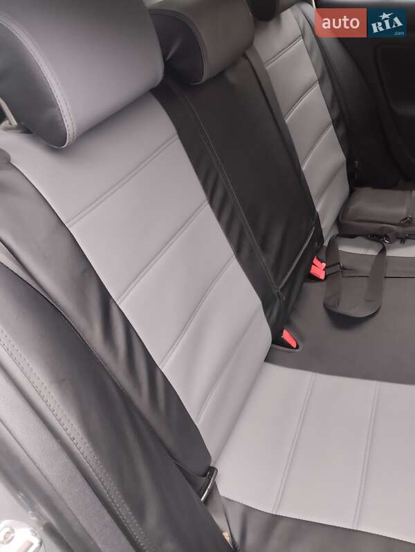 Универсал Volkswagen Golf 2010 в Пирятине