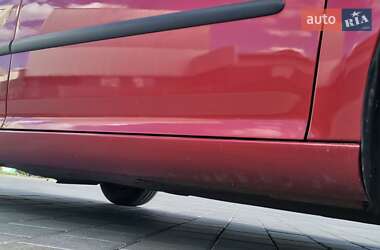 Хэтчбек Volkswagen Golf 2005 в 