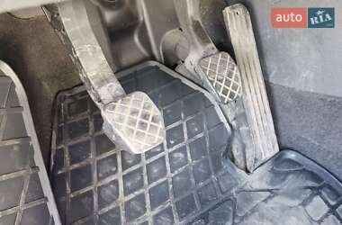 Хэтчбек Volkswagen Golf 2005 в 