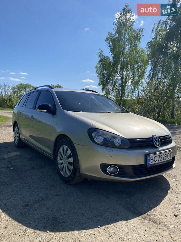 Універсал Volkswagen Golf 2012 в Судовій Вишні