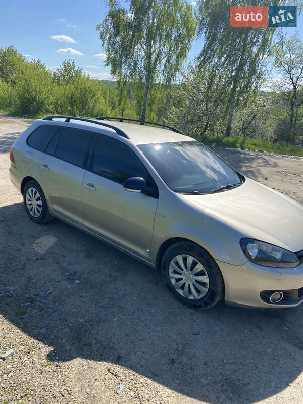 Універсал Volkswagen Golf 2012 в Судовій Вишні
