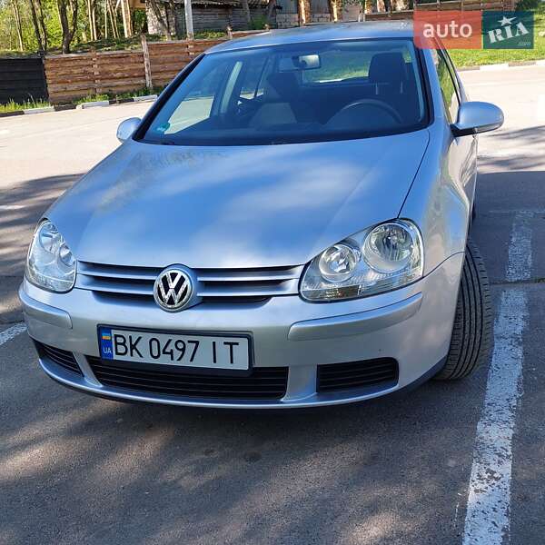 Хетчбек Volkswagen Golf 2006 в Рівному
