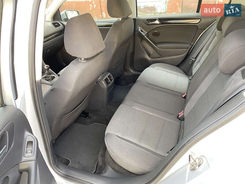 Хэтчбек Volkswagen Golf 2009 в Ивано-Франковске