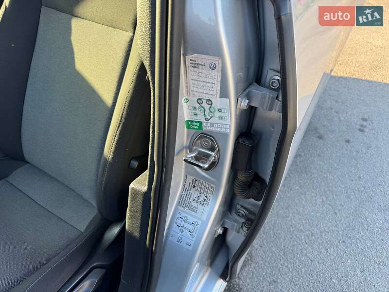 Хетчбек Volkswagen Golf 2014 в Рівному