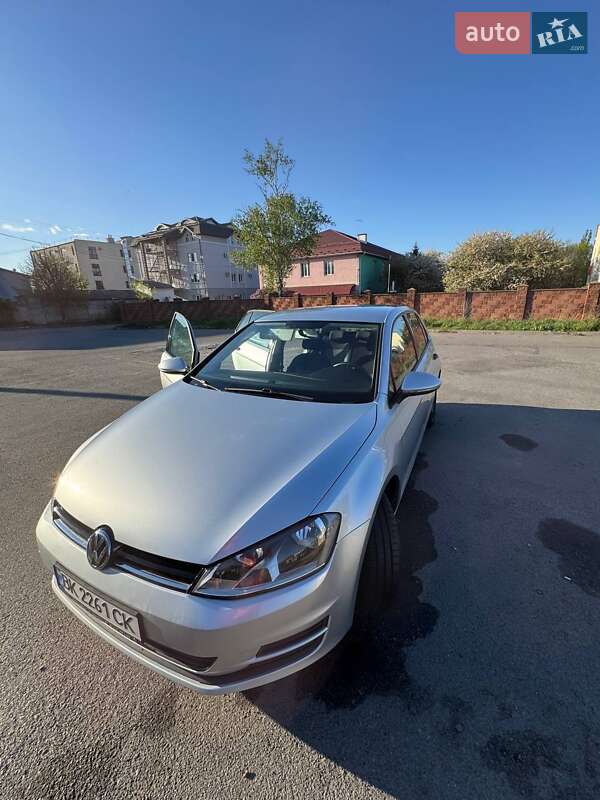 Хетчбек Volkswagen Golf 2014 в Рівному