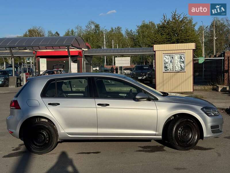Хетчбек Volkswagen Golf 2014 в Рівному
