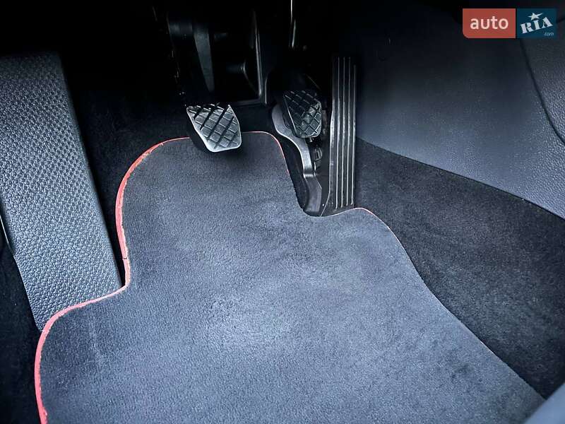 Хэтчбек Volkswagen Golf 2007 в Полтаве