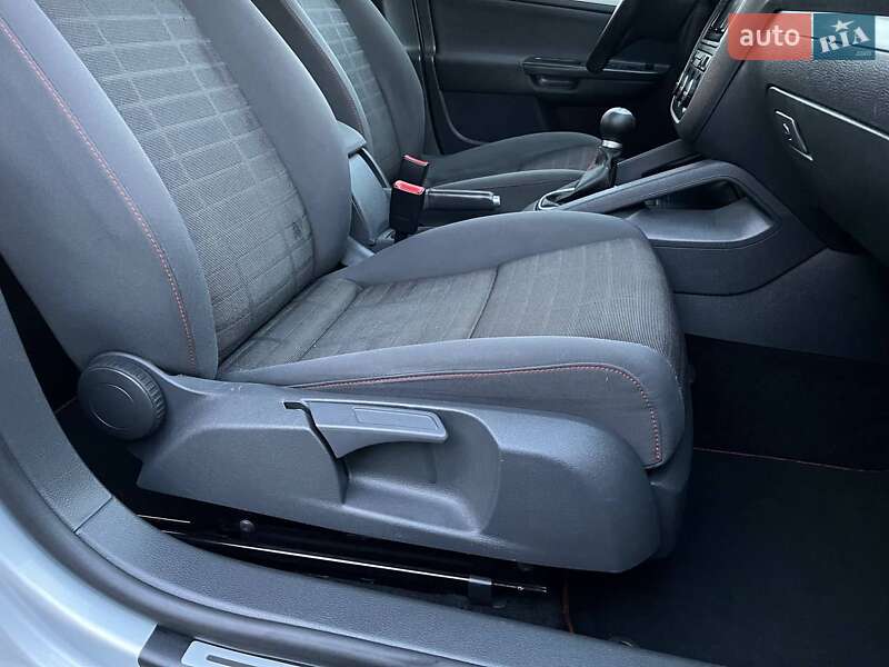 Хэтчбек Volkswagen Golf 2007 в Полтаве