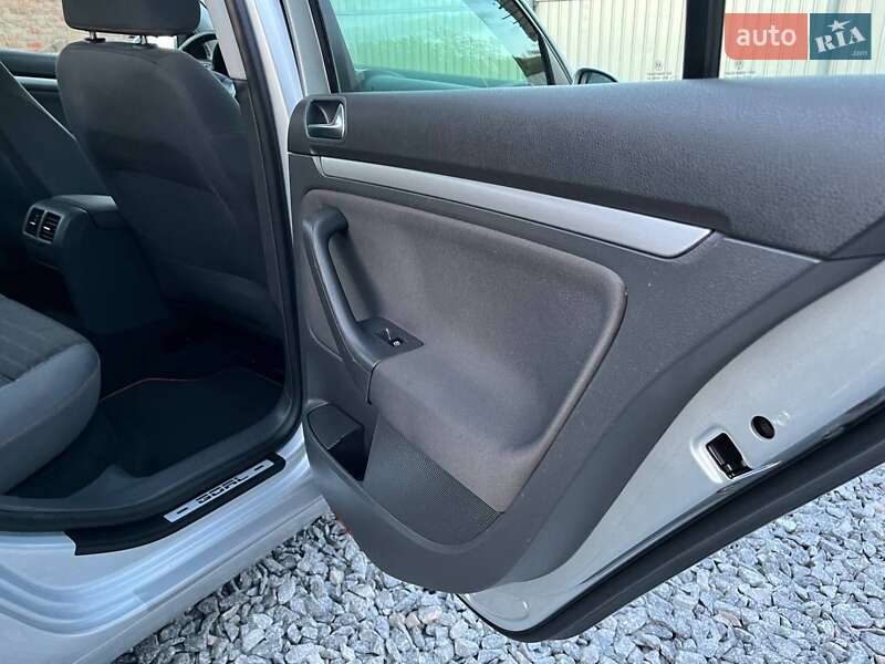 Хэтчбек Volkswagen Golf 2007 в Полтаве