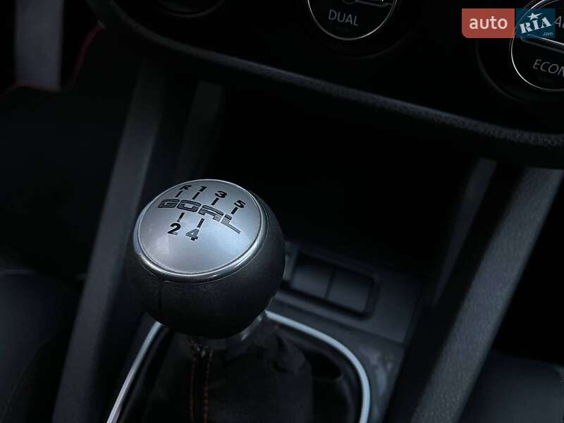 Хэтчбек Volkswagen Golf 2007 в Полтаве