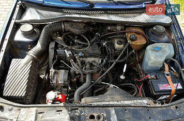 Хетчбек Volkswagen Golf 1988 в 