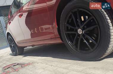 Хетчбек Volkswagen Golf 2009 в 
