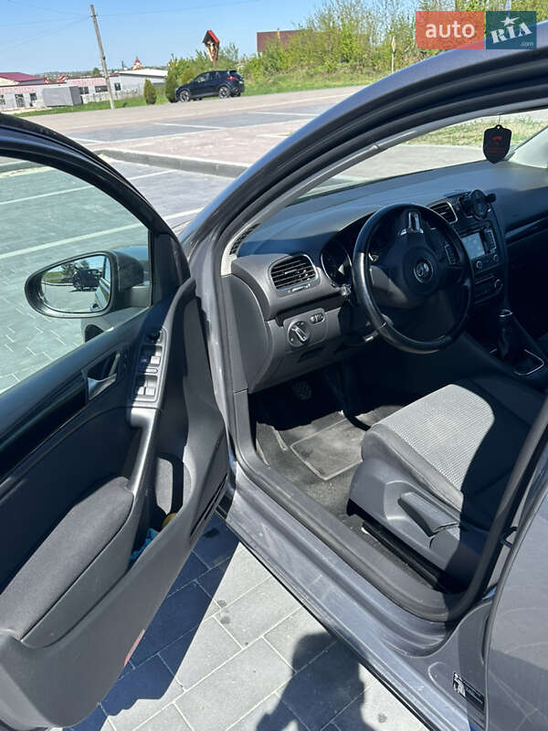 Хетчбек Volkswagen Golf 2009 в Львові