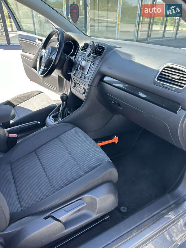 Хетчбек Volkswagen Golf 2009 в Львові