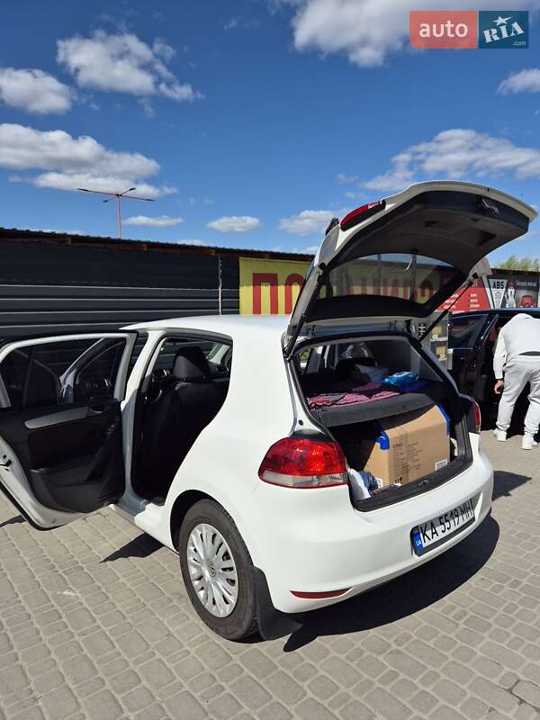 Хэтчбек Volkswagen Golf 2011 в Ирпене