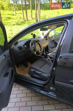 Хетчбек Volkswagen Golf 2005 в 