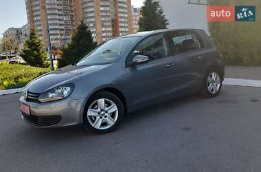 Хэтчбек Volkswagen Golf 2009 в 