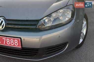 Хэтчбек Volkswagen Golf 2009 в 