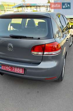 Хэтчбек Volkswagen Golf 2009 в 